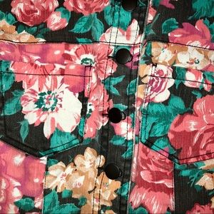 Forever 21 Other - Forever 21 Flower Print Vest Forever 21 Other - Forever 21 Flower Print Vest